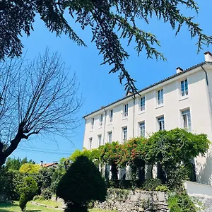 Les Glycines: Charming Studio In Historic Building Near City Center Digne-les-Bains